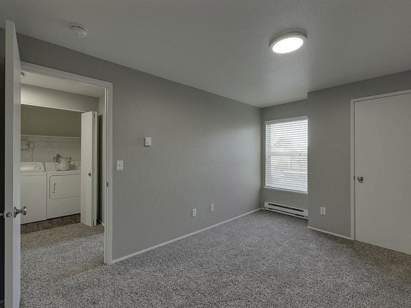 Powell Valley Farms Apartments, 1500 SW Pleasant View Drive, Gresham